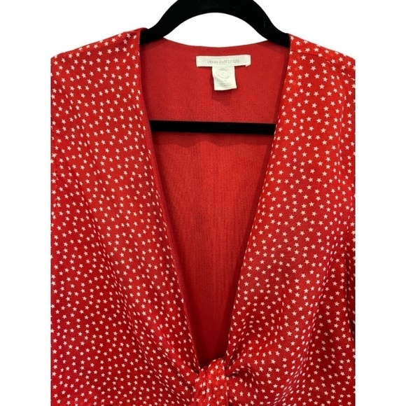 Urban Outfitters Red White Star Tie-Front Bell-Sleeve Cropped Top Size Large - Picture 3 of 4